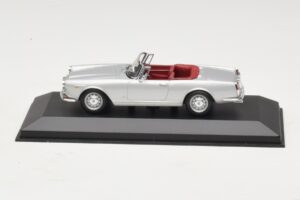 Alfa Romeo Spider 916 3.2 V6 24V Silber Minichamps 1:43 400120330 Druckguss