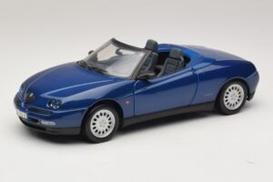 Alfa Romeo Spider 916 Blau Maisto 1:18 31831 Druckguss