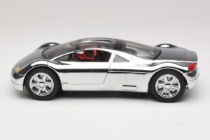 Audi Avus Quattro Chrome Silver Revell 1:18 08830 Druckguss — Bild 4 von 8