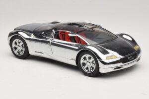 Audi Avus Quattro Chrome Silver Revell 1:18 08830 Druckguss — Bild 6 von 8