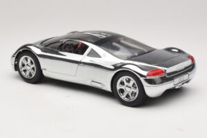 Audi Avus Quattro Chrome Silver Revell 1:18 08830 Druckguss — Bild 7 von 8