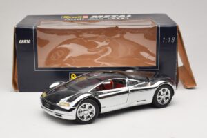 Audi Avus Quattro Chrome Silver Revell 1:18 08830 Druckguss — Bild 8 von 8