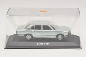 BMW 520 E12 Hellblau Metallic Maxichamps 1:43 940023002 Druckguss — Bild 4 von 5
