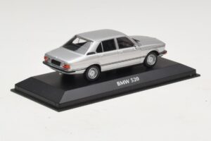 BMW 520 E12 Silber Maxichamps 1:43 940023000 Druckguss — Bild 2 von 5