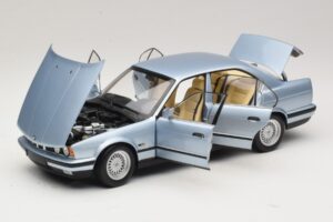 BMW 535i E34 Hellblau Metallic Minichamps 1:18 100024007 Druckguss — Bild 2 von 8