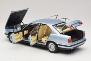 BMW 535i E34 Hellblau Metallic Minichamps 1:18 100024007 Druckguss — Bild 5 von 8
