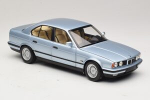 BMW 535i E34 Hellblau Metallic Minichamps 1:18 100024007 Druckguss — Bild 6 von 8