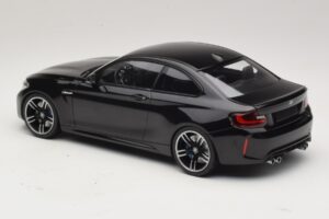 BMW M2 F87 Schwarz Metallic Minichamps 1:18 155026100 Druckguss — Bild 5 von 6