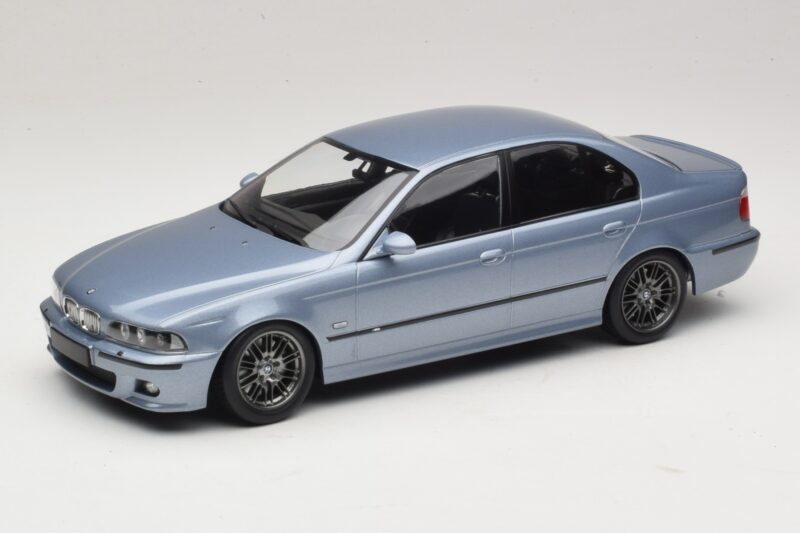 BMW M5 E39 Silverstone Blue Metallic KK-Scale 1:18 KKDC181622 Druckguss
