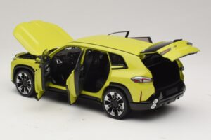 BMW XM G09 Gelb Minichamps 1:18 110023302 Druckguss — Bild 5 von 8