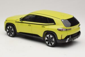 BMW XM G09 Gelb Minichamps 1:18 110023302 Druckguss — Bild 7 von 8