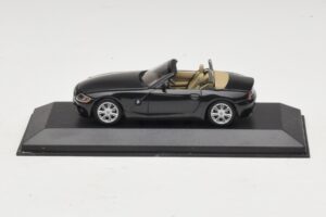BMW Z4 E85 Schwarz Metallic Ersatzkarton Minichamps 1:43 80420144055-R1 Druckguss