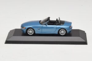 BMW Z4 E85 Hellblau Metallic Ersatzkarton Minichamps 1:43 80420144054-R1 Druckguss