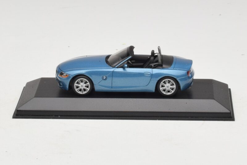 BMW Z4 E85 Hellblau Metallic Ersatzkarton Minichamps 1:43 80420144054-R1 Druckguss