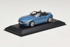 BMW Z4 E85 Hellblau Metallic Ersatzkarton Minichamps 1:43 80420144054-R1 Druckguss — Bild 2 von 5