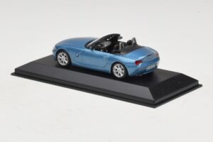 BMW Z4 E85 Hellblau Metallic Ersatzkarton Minichamps 1:43 80420144054-R1 Druckguss — Bild 3 von 5