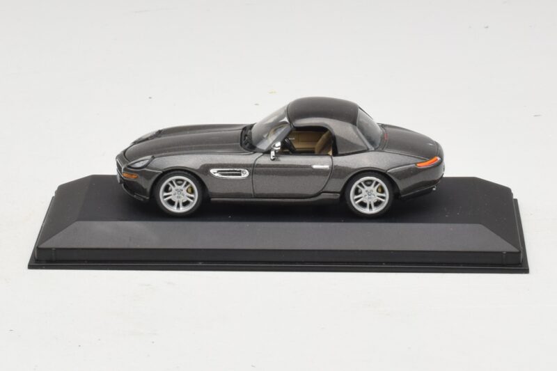 BMW Z8 E52 Hardtop Grau Minichamps 1:43 BMW022 Druckguss