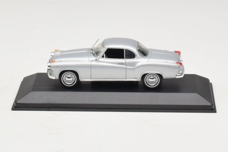 Borgward Isabella Coupé Silber Minichamps 1:43 Borgward Isabella Coupé Silber Minichamps 1:43 400096031 Druckguss