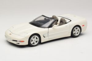 Chevrolet Corvette C5 Cabrio Weiß Bburago 1:18 3076-P1 Druckguss