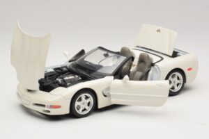 Chevrolet Corvette C5 Cabrio Weiß Bburago 1:18 3076-P1 Druckguss — Bild 2 von 8
