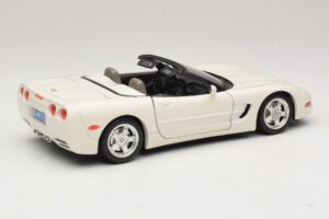 Chevrolet Corvette C5 Cabrio Weiß Bburago 1:18 3076-P1 Druckguss — Bild 3 von 8