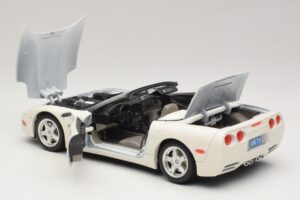 Chevrolet Corvette C5 Cabrio Weiß Bburago 1:18 3076-P1 Druckguss — Bild 5 von 8