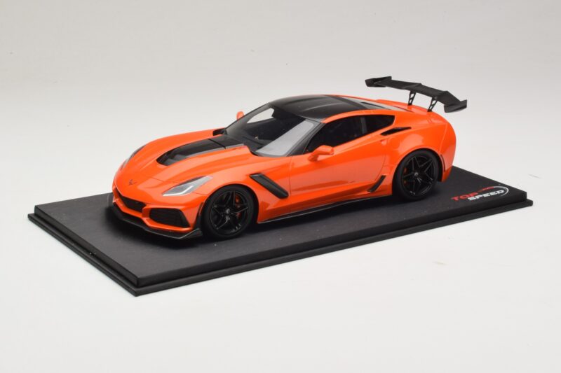 Chevrolet Corvette C7 ZR-1 High Voltage Tint TopSpeed 1:18 Chevrolet Corvette C7 ZR-1 High Voltage Tint TopSpeed 1:18 TS0147 Resin