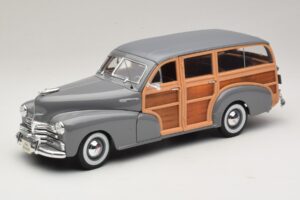 Chevrolet Fleetmaster Woody Grau Maisto 1:18 31854 Druckguss