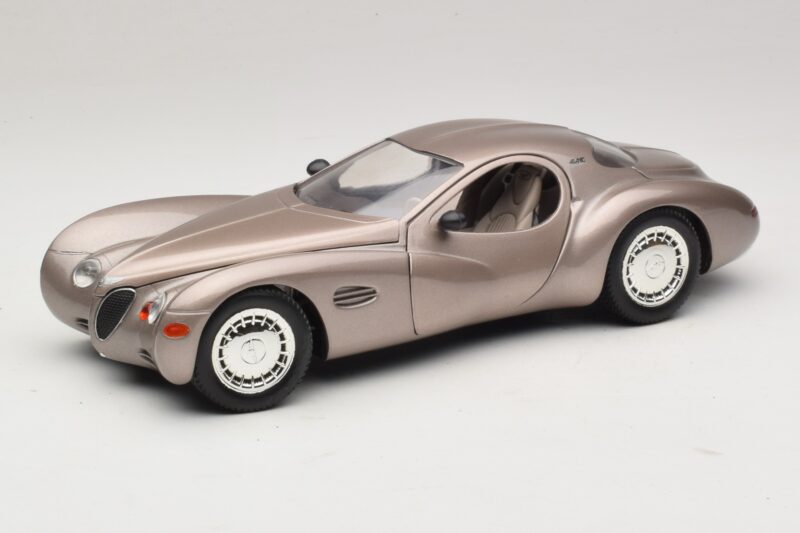 Chrysler Atlantic Beige Guiloy 1:18 68570 Druckguss