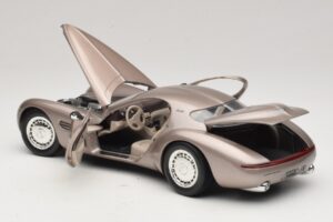 Chrysler Atlantic Beige Guiloy 1:18 68570 Druckguss — Bild 5 von 8