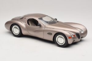 Chrysler Atlantic Beige Guiloy 1:18 68570 Druckguss — Bild 6 von 8