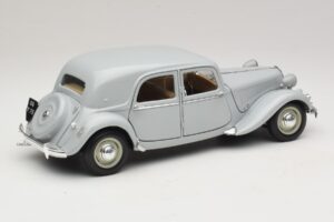 Citroen 15CV Six Grau Maisto 1:18 31837 Druckguss — Bild 3 von 8