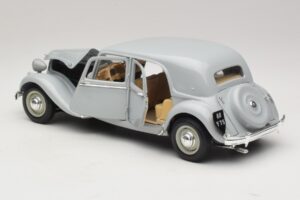 Citroen 15CV Six Grau Maisto 1:18 31837 Druckguss — Bild 5 von 8