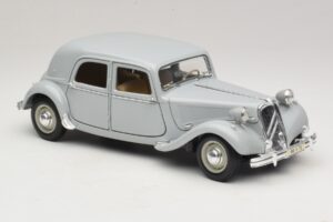 Citroen 15CV Six Grau Maisto 1:18 31837 Druckguss — Bild 6 von 8