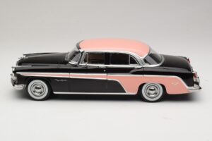 DeSoto Fireflite Sedan Schwarz & Rosa KK-Scale 1:18 KKDC181542 Druckguss — Bild 3 von 6