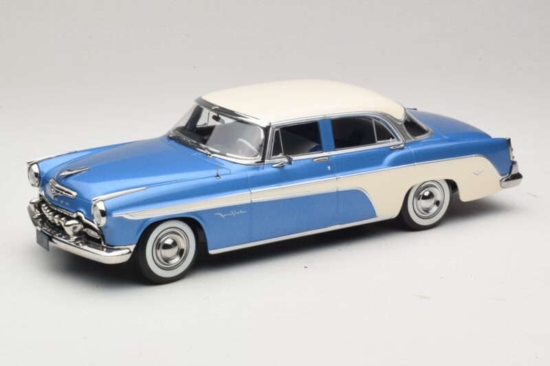 DeSoto Fireflite Sedan Blau Metallic & Creme KK-Scale 1:18 KKDC181544 Druckguss