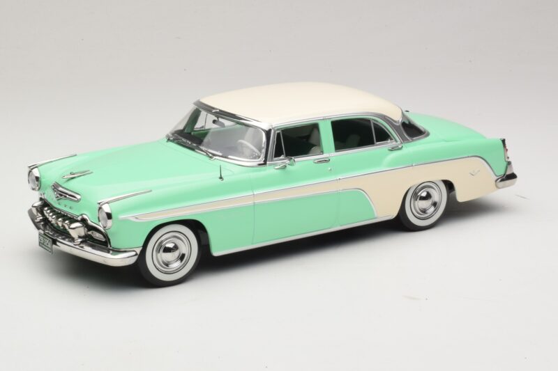 DeSoto Fireflite Sedan Hellgrün & Creme KK-Scale 1:18 KKDC181543 Druckguss