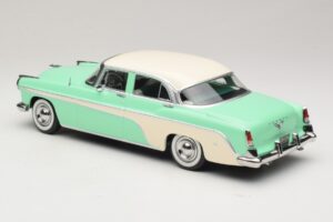 DeSoto Fireflite Sedan Hellgrün & Creme KK-Scale 1:18 KKDC181543 Druckguss — Bild 5 von 6