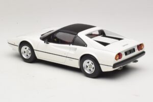 Ferrari 308 GTS Weiß MCG 1:18 MCG18664 Druckguss — Bild 5 von 6