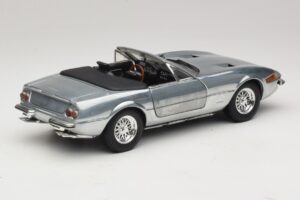 Ferrari 365 GTS Chrome Silver Hot Wheels 1:18 25738 Druckguss — Bild 3 von 8