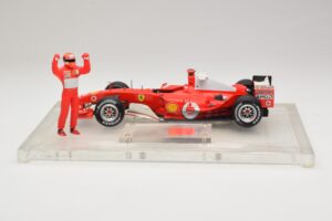 Ferrari F2004 #1 M. Schumacher F1 World Champion 2004 Mit Rennanzug Hot Wheels 1:18 B66221 Druckguss — Bild 3 von 6