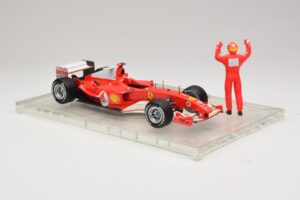 Ferrari F2004 #1 M. Schumacher F1 World Champion 2004 Mit Rennanzug Hot Wheels 1:18 B66221 Druckguss — Bild 4 von 6