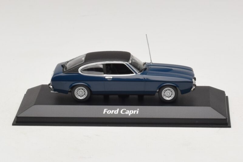 Ford Capri II Dunkelblau Maxichamps 1:43 940081201 Druckguss