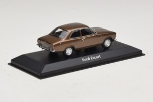 Ford Escort Mk1 Braun Metallic Maxichamps 1:43 940081000 Druckguss — Bild 2 von 5