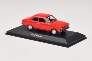Ford Escort Mk1 Rot Maxichamps 1:43 940081001 Druckguss — Bild 3 von 5