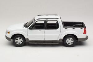 Ford Explorer Sport Trac Weiß Maisto 1:18 36891 Druckguss — Bild 4 von 8