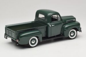 Ford F-1 Grün Road Legends 1:18 92218 Druckguss — Bild 3 von 8