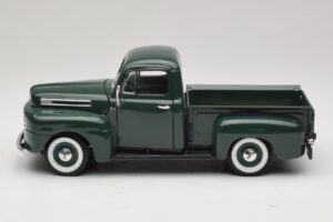 Ford F-1 Grün Road Legends 1:18 92218 Druckguss — Bild 4 von 8
