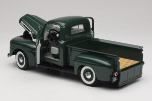 Ford F-1 Grün Road Legends 1:18 92218 Druckguss — Bild 5 von 8