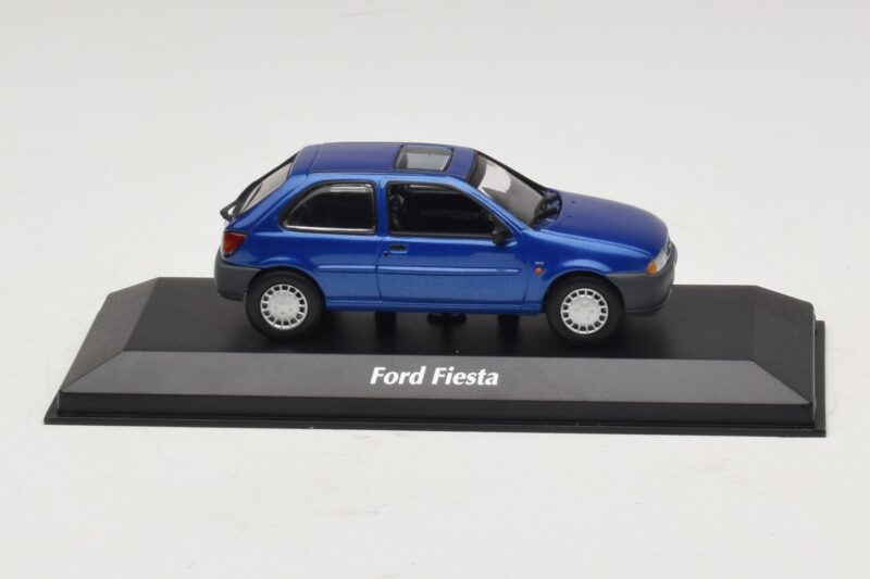 Ford Fiesta Mk4 Blau Metallic Maxichamps 1:43 Ford Fiesta Mk4 Blau Metallic Maxichamps 1:43 940085061 Druckguss